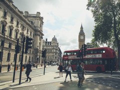 Их Британи: 2050 он гэхэд хүлэмжийн хий ялгаруулдаггүй улс болно