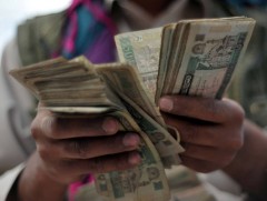 Талибан хөдөлгөөн Афганистанд гаднын валют хэрэглэхийг хориглолоо 