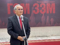 “Орфей” театр, “Гэм зэм” жүжгийн уран бүтээлчид Төрийн шагналт дуун хөрвүүлэгч Ц.Гомбосүрэнд хүндэ..