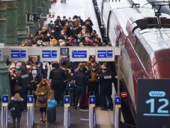 Шинэ Зеланд улс хилээ үе шаттайгаар нээх хугацаагаа хойшлууллаа