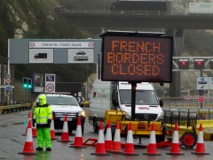 Франц: Их Британиас ирэх зорчигчдод хязгаарлалт тавина 