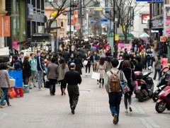 БНСУ-д хууль бусаар амьдарч байгаа иргэдийн хүүхдүүд түр оршин суух эрхтэй болно