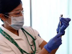 Япон улс 5-11 насны хүүхдүүдийг вакцинд хамруулахаар төлөвлөж байна