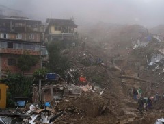 Бразилд хөрсний нуралт үүсчээ