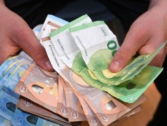 ХБНГУ-ын иргэд эрчим хүчний үнийн өсөлтийг хязгаарлахыг уриаллаа