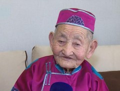 Улсын хэмжээнд 100-аас дээш настай 140 хүн байдаг...