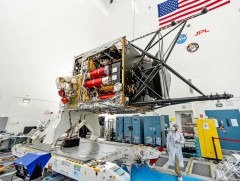 НАСА: Металл сүүлт од руу сансрын хөлөг хөөргөхөөр зэхэж байна  