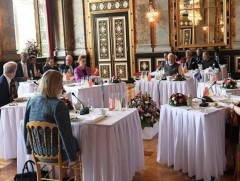 Энэтхэг, Хойд Европын ерөнхий сайд нар гал зогсоохыг уриаллаа