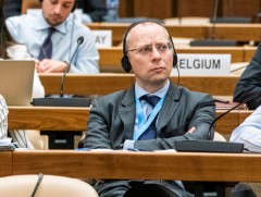 Оросын дипломатч улсаа Украинд довтолсныг эсэргүүцэн огцорчээ 