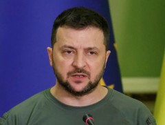 Украины Ерөнхийлөгч зэвсгийн тусламжаа яаравчлан илгээхийг Өрнөдийн орнуудад уриаллаа 