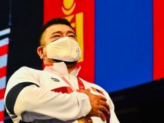 Хөдөлмөрийн баатар Э.Содномпилжээ тэргүүтэй тамирчид САУЭШТ-д эмчилгээний зориулалттай ор хандивла..