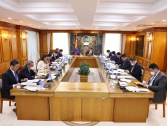 Засгийн газрын ээлжит хуралдаан үргэлжилж байна 