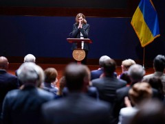 Украины тэргүүн хатагтай АНУ-ын конгресст үг хэллээ 