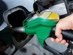 Дэлхийн зах зээл дээр газрын тосны үнэ буурч байна 