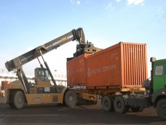 Гашуунсухайт боомтоор өдөртөө нүүрс тээврийн 600-800 машин гарч байна