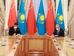 БНХАУ-ын дарга Ши Жинпинь Казакстанд айлчилж байна