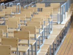 Дархан-Уул аймгийн сурагчид насны онцлогт тохирсон ширээ, сандалтай боллоо