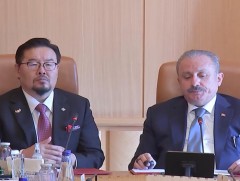 УИХ-ын дарга Г.Занданшатар БНТУ-ын Үндэсний Их Хурлын дарга Мустафа Шентоптой албан ёсны хэлэлцээ ..