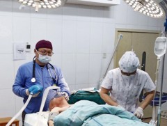 ГССҮТ-ийн эмч нар алсын дуудлагаар гавал тархины хүнд гэмтэлтэй үйлчлүүлэгчид мэс засал хийжээ 