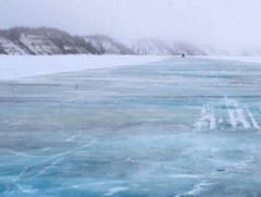 Мөсөн дээгүүр явах, авто тээвэр хийхгүй байхыг анхааруулж байна