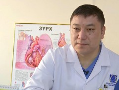 Мэс засалд орохгүй бол гурван сар наслах байсан охиныг Д.Батбаатар эмчийн баг аварчээ