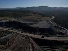 Австралийн нүүрсийг худалдаж авах эсэх нь компаниудын шийдэх асуудал гэж БНХАУ мэдэгдэв 