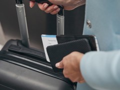 МИАТ: Зорчигчид тээшээ авахдаа бүрэн бүтэн байдлыг шалгаж байхыг анхааруулж байна