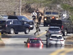 АНУ-ын Холбооны мөрдөх товчоо бичиг баримтууд задруулсан хэргээр баривчилгаа явуулжээ