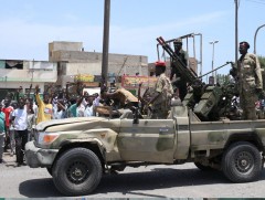 Суданд үргэлжилж байгаа тулалдаанд 50 гаруй энгийн иргэн амь эрсдэв 