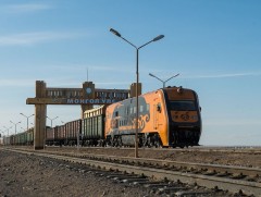 Замын-Үүд-Эрээн боомтын үйл ажиллагаа идэвхжиж, экспортын галт тэрэг нэмэгдсэн нь валютын нөөцөд э..
