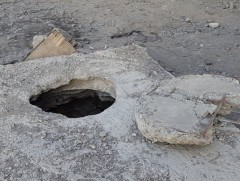 Таг муутай цэвэр, бохирын байгууламжид хүн унаж бэртэх эрсдэлтэй байна