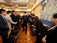 Ерөнхий сайд Л.Оюун-Эрдэнэ нийслэлийн хороодын удирдлагуудтай уулзаж байна