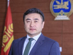 Боловсролын байгууллагын анхдагч гадаад хэл нь англи хэл байна