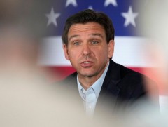 Бүгд найрамдахчууд дундах Трампын гол өрсөлдөгч Рон Десантис ерөнхийлөгчид нэр дэвшинэ