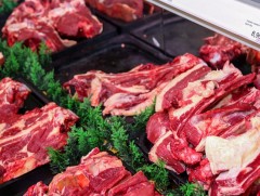 Иргэд утсан дээрээ QR кодыг уншуулан махны гарал үүслийн мэдээллийг харах боломжтой