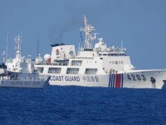 Хятадын хөлөг онгоц Филиппиний усан онгоцыг шахаж хөдөлгөөнд нь саад учруулжээ