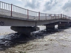 Зүүнхараагийн 136 метр урт төмөр бетон гүүр суулт өгсөн тул зорчих хөдөлгөөнийг зогсоолоо 