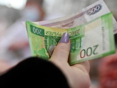 Рублийн ханш сүүлийн 17 сарын хугацаан дахь хамгийн бага хэмжээнд очлоо