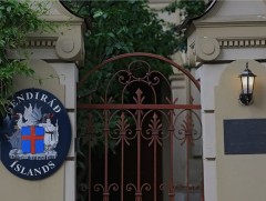 Исланд улс Москва дахь элчин сайдын яамаа хаажээ