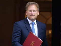 Их Британийн Батлан хамгаалахын сайдаар Грант Шеппсийг томилов 