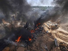 Израилын хүчин Газын зурвас руу агаарын хүчтэй довтолгоо явуулж байна