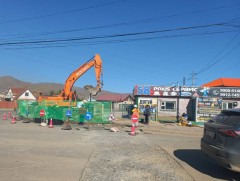 Дамбадаржаа дэд төвийн үерийн хамгаалалтын суваг, авто замын борооны ус зайлуулах шугамыг Улсын ко..