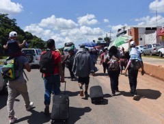 Латин Америкийн цагаач дүрвэгсэд АНУ-ын хилээр аюулгүй нэвтрэхийг хүсэж байна