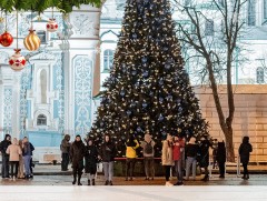 Украин улс зул сарын баярыг арванхоёрдугаар сарын 25-нд тэмдэглэж эхэллээ