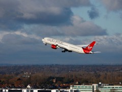 Дан эко түлшээр цэнэглэсэн онгоц анх удаа Атлантын далайг дамнаж нислэг үйлдэв