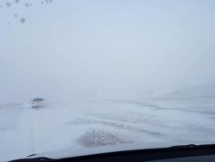 Цасанд суусан зургаан иргэний аюулгүй байдлыг хангаж, нурсан хоёр гэрийг нүүлгэн шилжүүлж, тусламж..