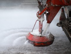 М.Баяраа: Цаг агаарын хэм хөрсөн дээр -45 градус хүрч байгаа тул давс, бодис үр дүнгүй байна