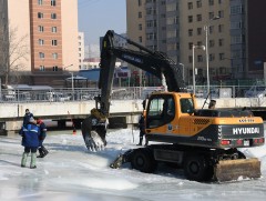Сэлбэ голын гүнд суваг нээж, урсгалыг сайжруулахаар ажиллаж байна