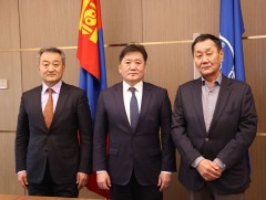 Монголбанкны үе үеийн удирдлагуудыг хүлээн авч уулзлаа 
