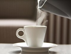 Өөх тостой хоолны араас халуун, бүлээн юм уух хэрэгтэй